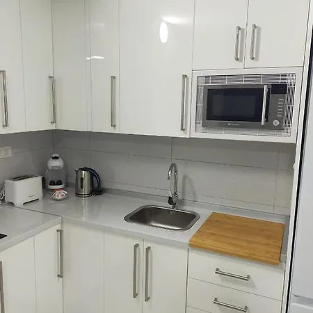 Listen The Bay - 230 קוסטה דל סילנסיו