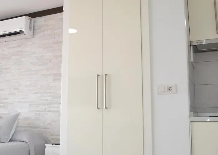 Listen The Bay - 230 *